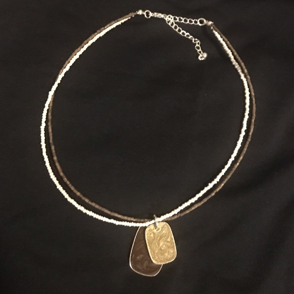 “Coffee and cream” necklace